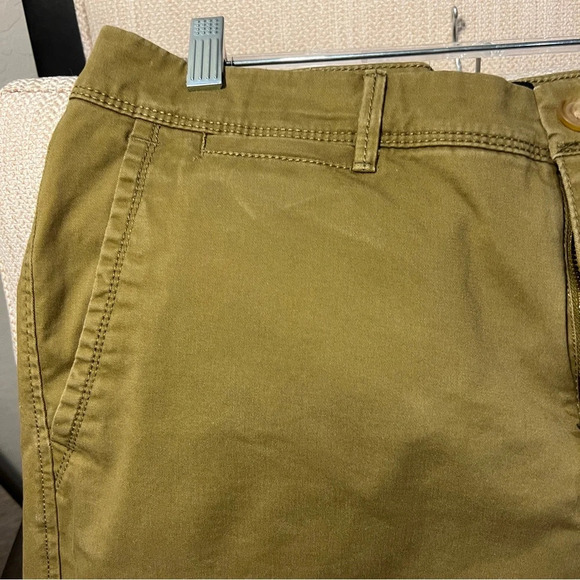 Banana Republic size 10 military desert green shorts - Picture 4 of 12
